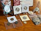 COLLECTIBLE COIN ASSORTMENT. This lot features an assortment of collectible coins including a Image - 2