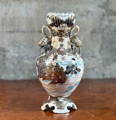 ANTIQUE SATSUMA VASE. This lot features an antique Satsuma vase that measures, 12'' H x 6'' W x 