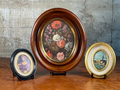 COLLECTION OF VICTORIAN FRAMES. This lot features a collection of three antique Victorian frames 