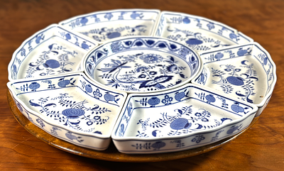 VILLEROY & BOCH DRESDEN BLUE ONION HORS D'OEUVRES SET. An antique Villeroy &amp; Boch Dresden 