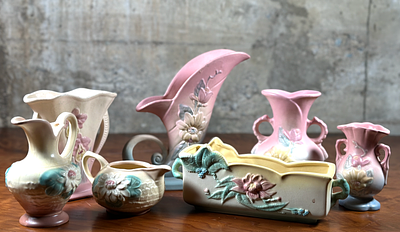 HULL POTTERY COLLECTION. This lot features seven pieces of antique Hull pottery in very good 