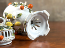 GERMAN CLASSICAL SITZENDORF PORCELAIN URN. An antique Dresden-style German classical Sitzendorf Image - 10