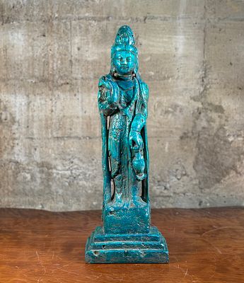 GUANYIN SCULPTURE. This lot features a tall Guanyin sculpture, believed to be made of a plaster 