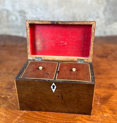 ENGLISH DOUBLE TEA CADDY #3. This lot features an antique English double tea caddy, likely 