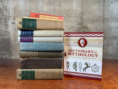 COLLECTIBLE ANTIQUE & VINTAGE BOOKS. This lot features a large collection of antique and vintage 