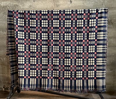 19TH CENTURY WELSH DOUBLE-CLOTH "TAPESTRY" BLANKET. This lot features an incredible 19th century 