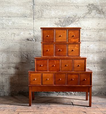 15-DRAWER APOTHECARY CABINET. This lot features a modern 15-drawer apothecary cubby cabinet that 