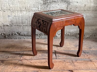CHINESE CARVED WOOD ACCENT SIDE TABLE. This lot features a vintage Chinese carved wood accent 