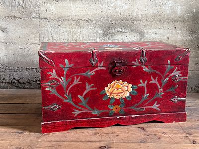 ASIAN HAND-PAINTED WOODEN STORAGE CHEST. This lot features an antique hand-painted wooden 