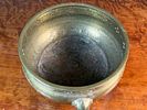 LARGE MOTTAHEDEH BRASS PLANTER . This lot features a large Mottahedeh brass bowl/planter with Image - 4