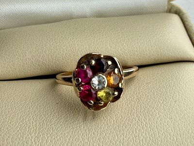 10K GOLD MOTHER'S RING. This lot features an antique 10k gold mother's ring with various stones 