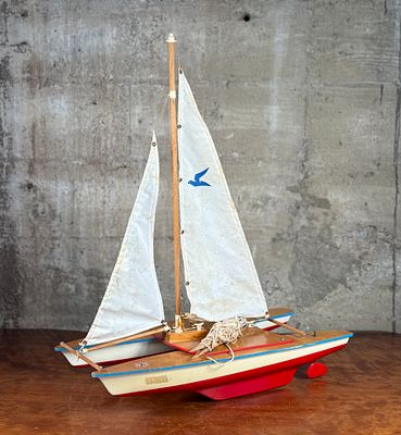 SEIFERT CAT 1 CATAMARAN BOAT. This lot features a vintage Seifert Cat 1 catamaran boat, a 