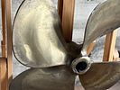 SOLID BRASS SHIP PROPELLER. This lot features a stunning solid brass ship propeller with a total Image - 3