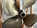 SOLID BRASS SHIP PROPELLER. This lot features a stunning solid brass ship propeller with a total Image - 2