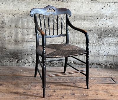 EARLY 20TH CENTURY CHAIR. This lot features a stunning chair from either the late 19th century 