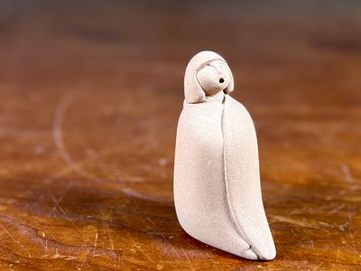 MAXINE TOYA, SCULPTURE. This lot features an original sculpture by listed artist, Maxine Toya 