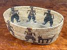NATIVE AMERICAN BASKET, EARLY 20TH CENTURY. This lot features a stunning Native American basket Image - 1