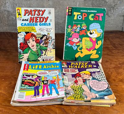 ANTIQUE COMIC BOOK COLLECTION. This lot features a large collection of antique comic books with 