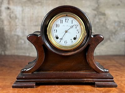 NEW HAVEN, 8 DAY CLOCK. This lot features a beautiful New Haven 8 day clock circa 1911. In 