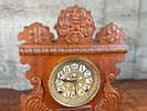 INGRAHAM 8 DAY CLOCK. This lot features an Ingraham 8 day clock circa 1896 in good working Image - 4