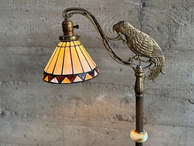 ART DECO BRIDGE FLOOR LAMP WITH BRASS PARROT MOTIF. This lot features an Art Deco bridge floor 