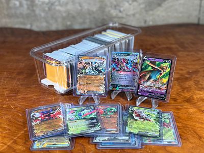 POKEMON CARD COLLECTION. This lot features a large Pokemon trading card collection full of holos 