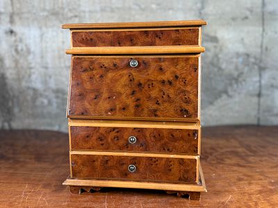 WALNUT BURL JEWELRY CABINET. This lot features a beautiful walnut burl veneer jewelry cabinet 