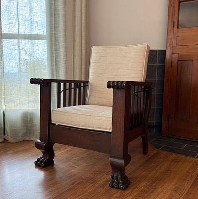 MORRIS-TYPE RECLINING CHAIR. This lot features an antique c. 1900 Morris-type reclining chair 
