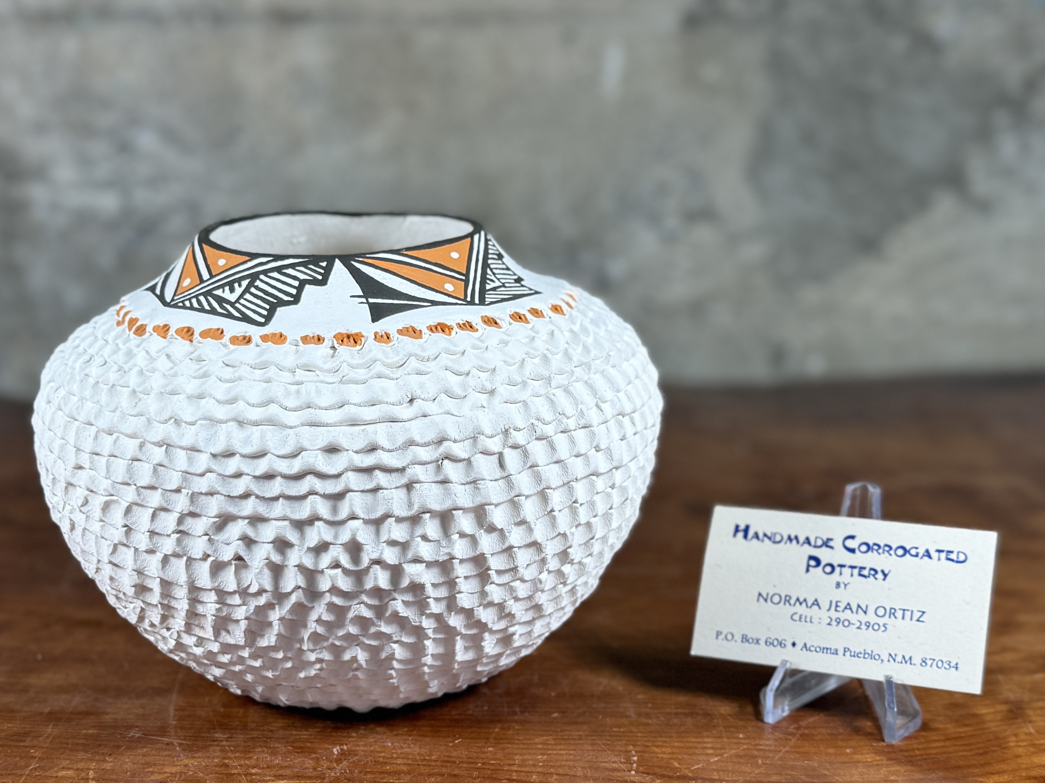 NORMA JEAN ORTIZ, CORRUGATED PINCH POT