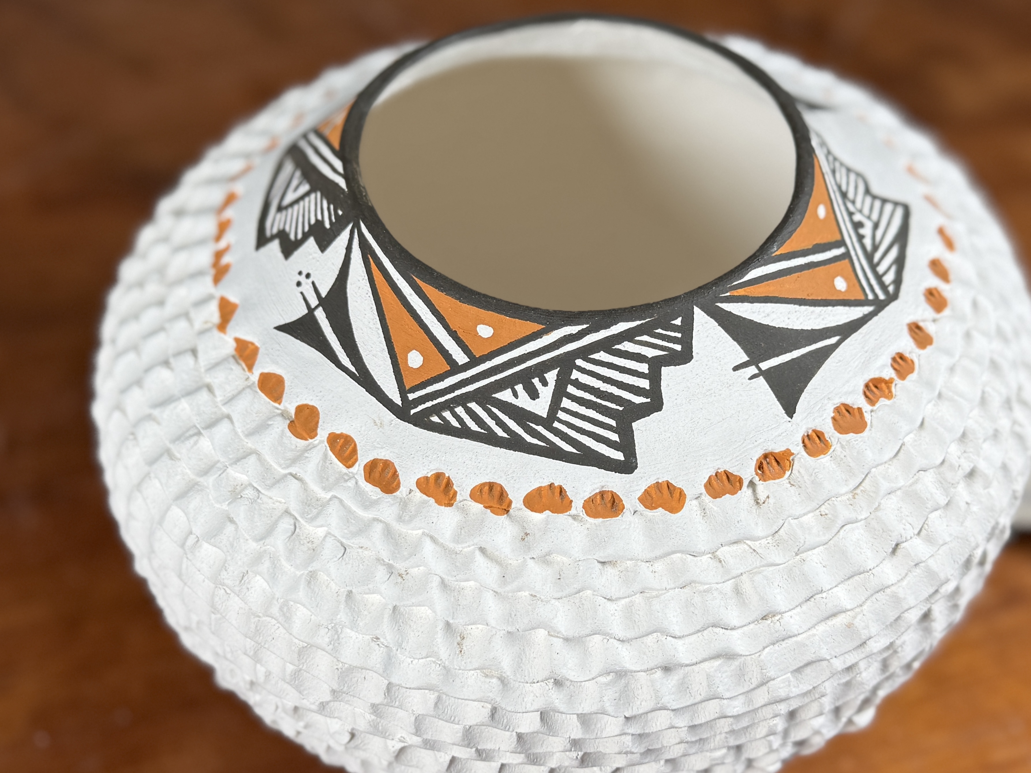 NORMA JEAN ORTIZ, CORRUGATED PINCH POT