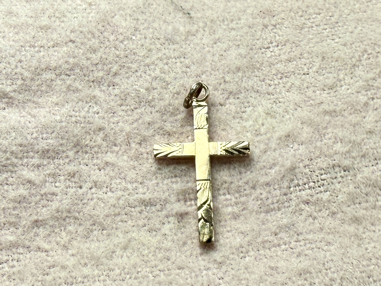 14K GOLD CROSS PENDANT
