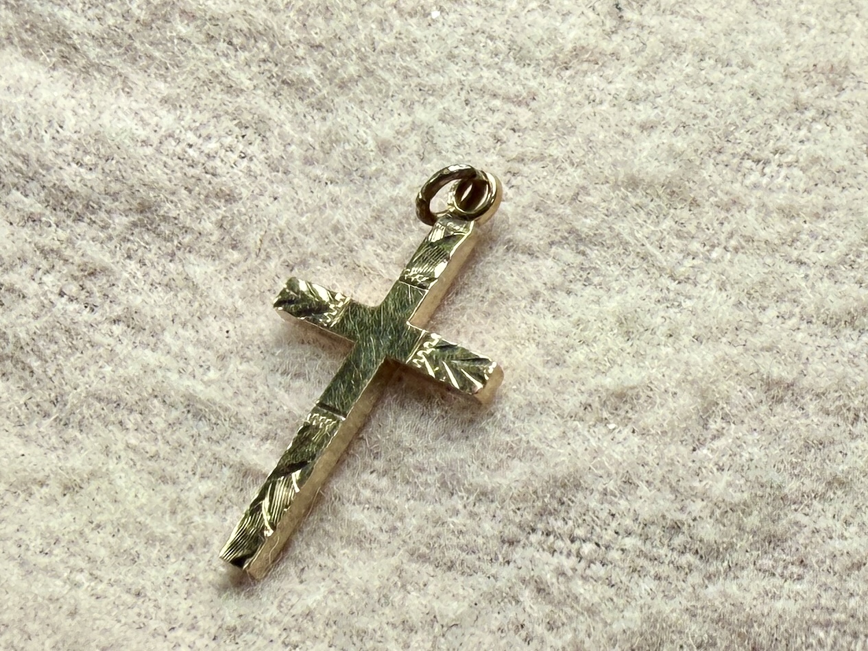 14K GOLD CROSS PENDANT