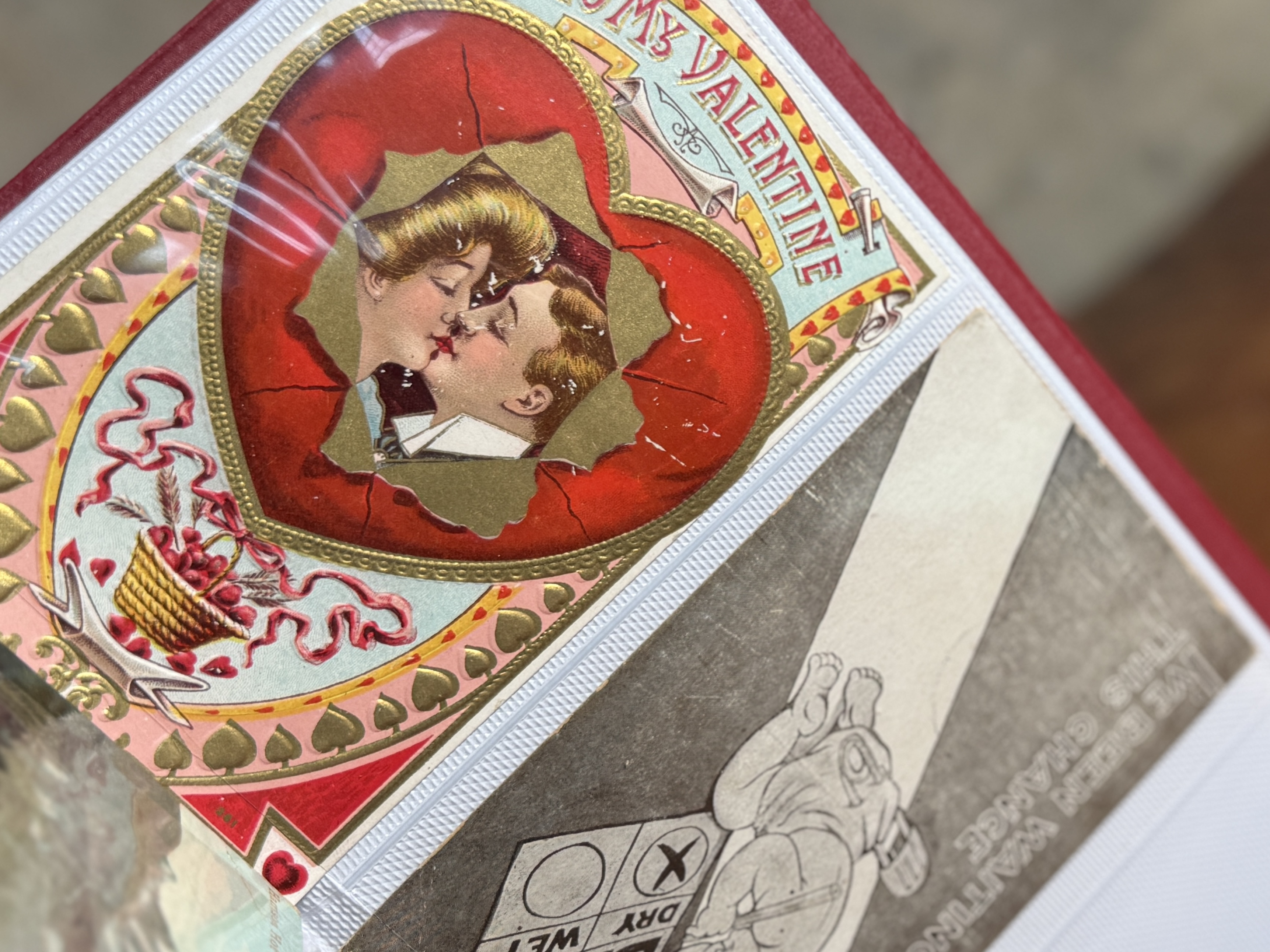 BINDER FULL OF ANTIQUE POST CARDS
