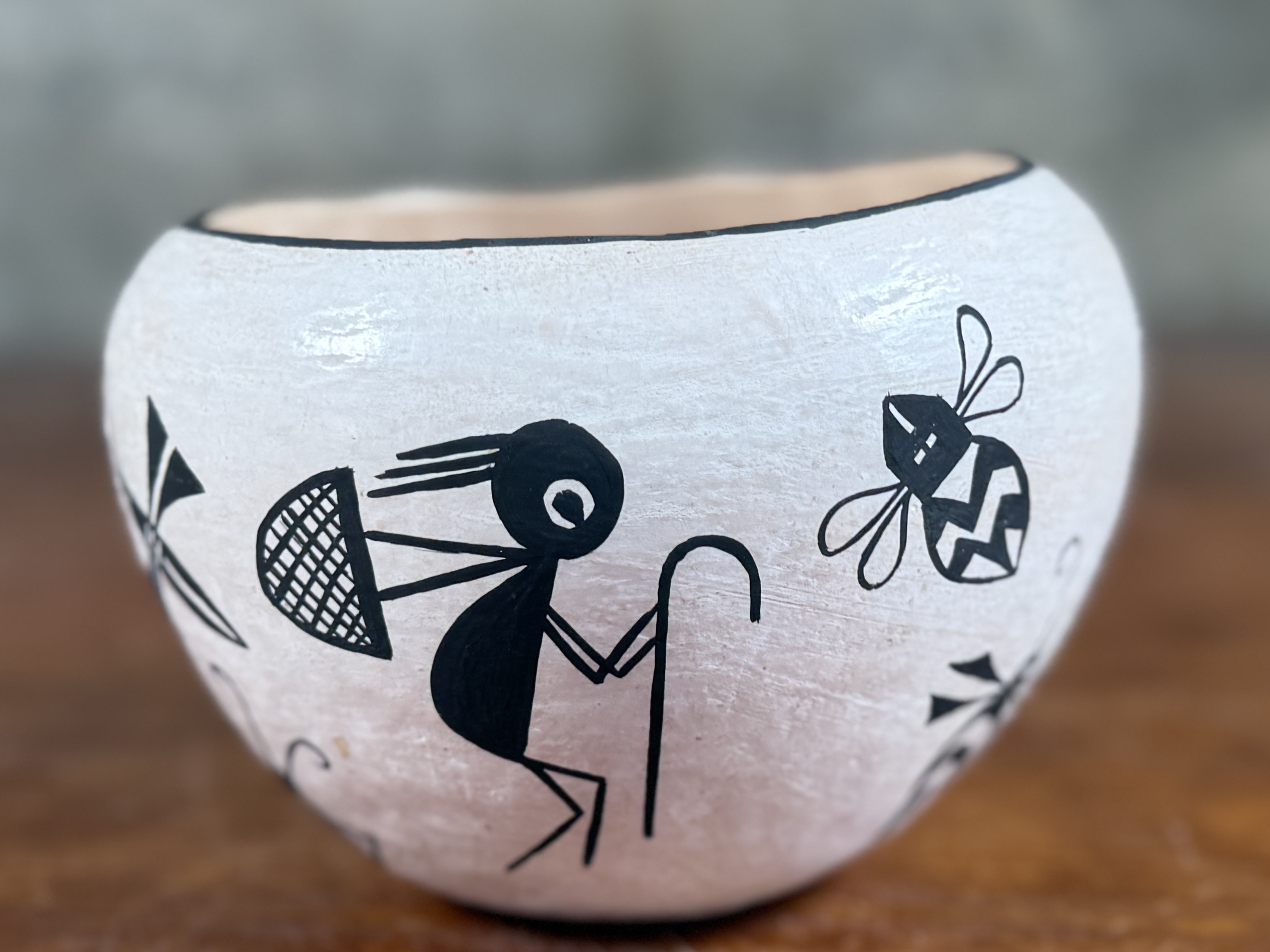 ACOMA FINE WALL POT WITH BUG DESIGN