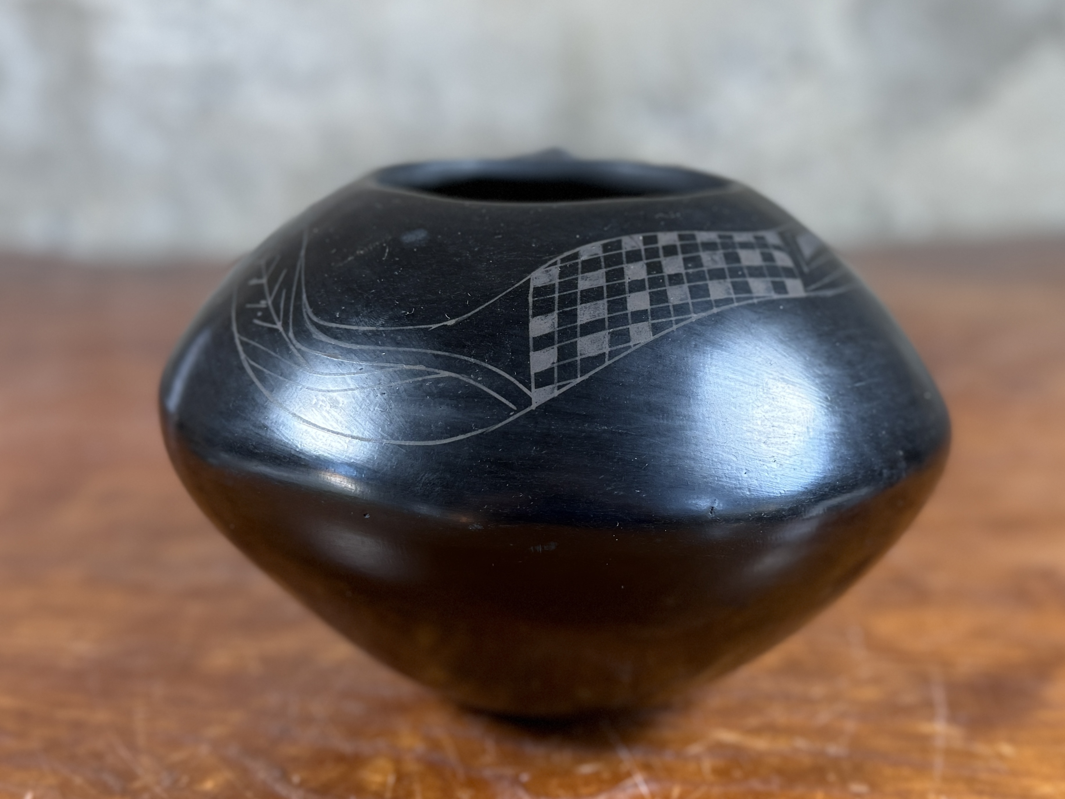 LETY ESTALA, BLACK SNAKE POT