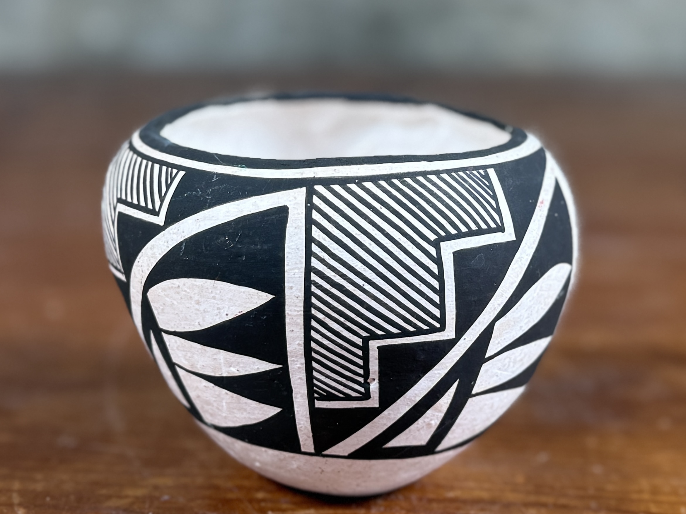LELAND VALLO, ACOMA POT