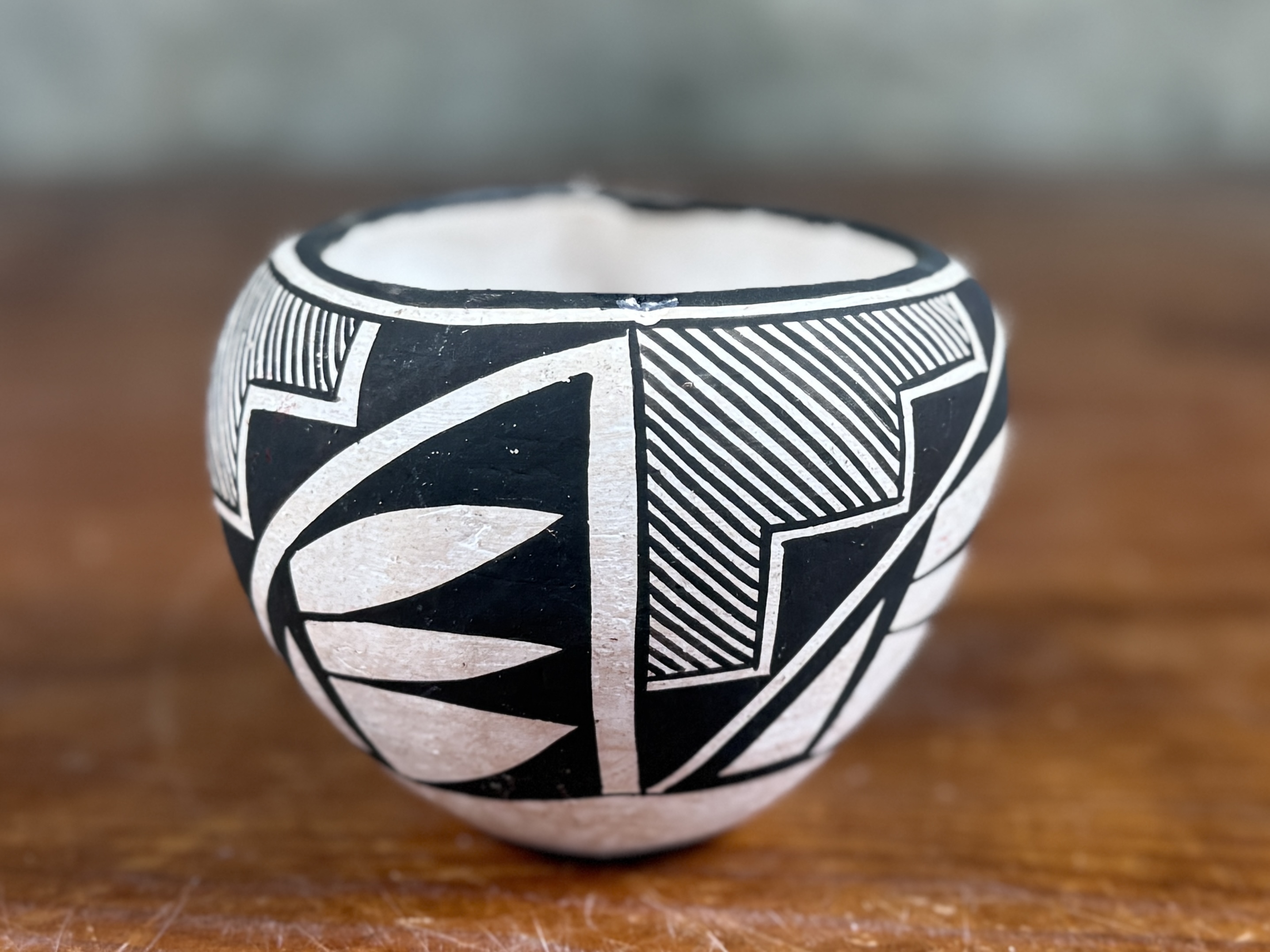 LELAND VALLO, ACOMA POT