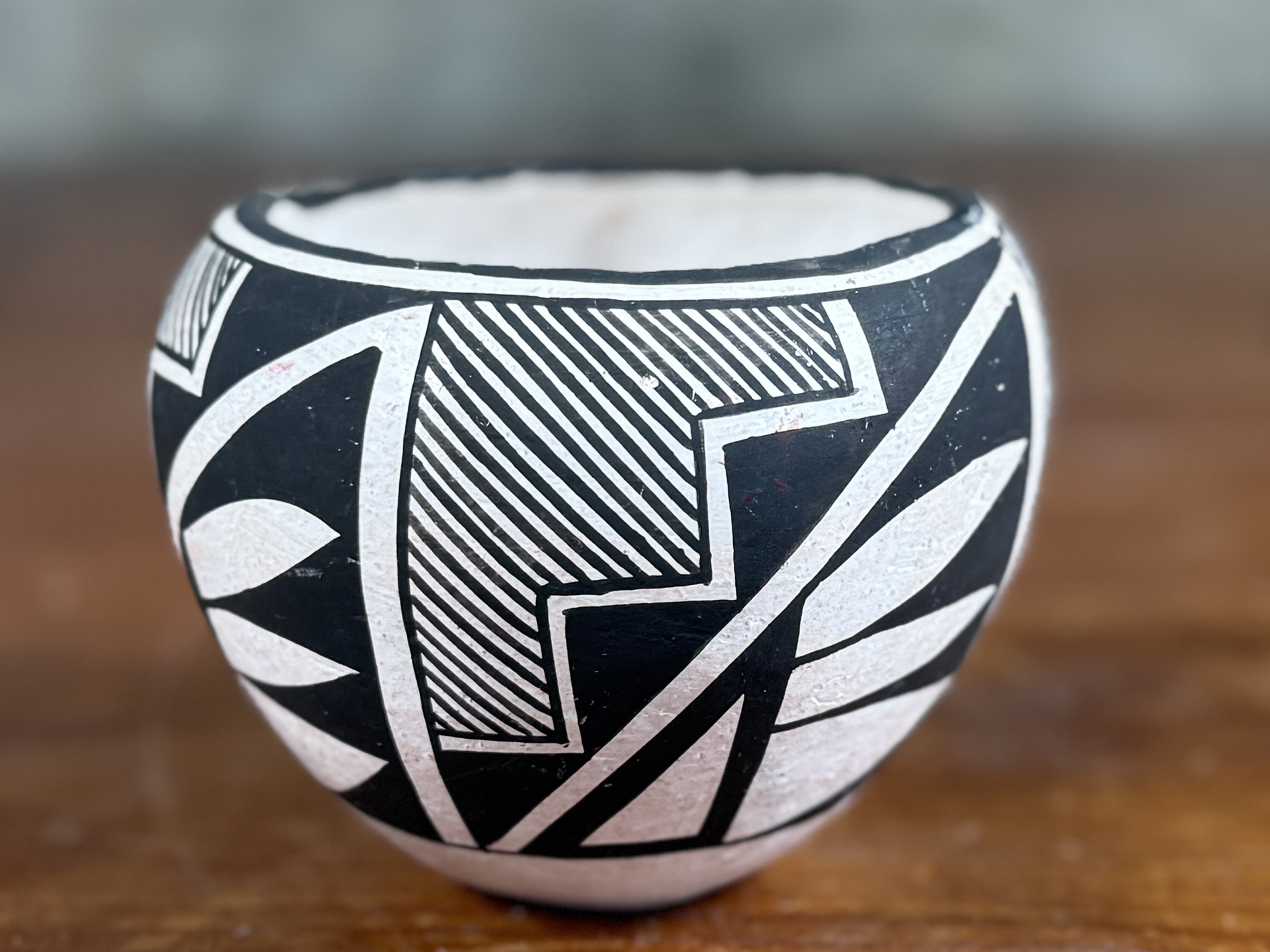 LELAND VALLO, ACOMA POT