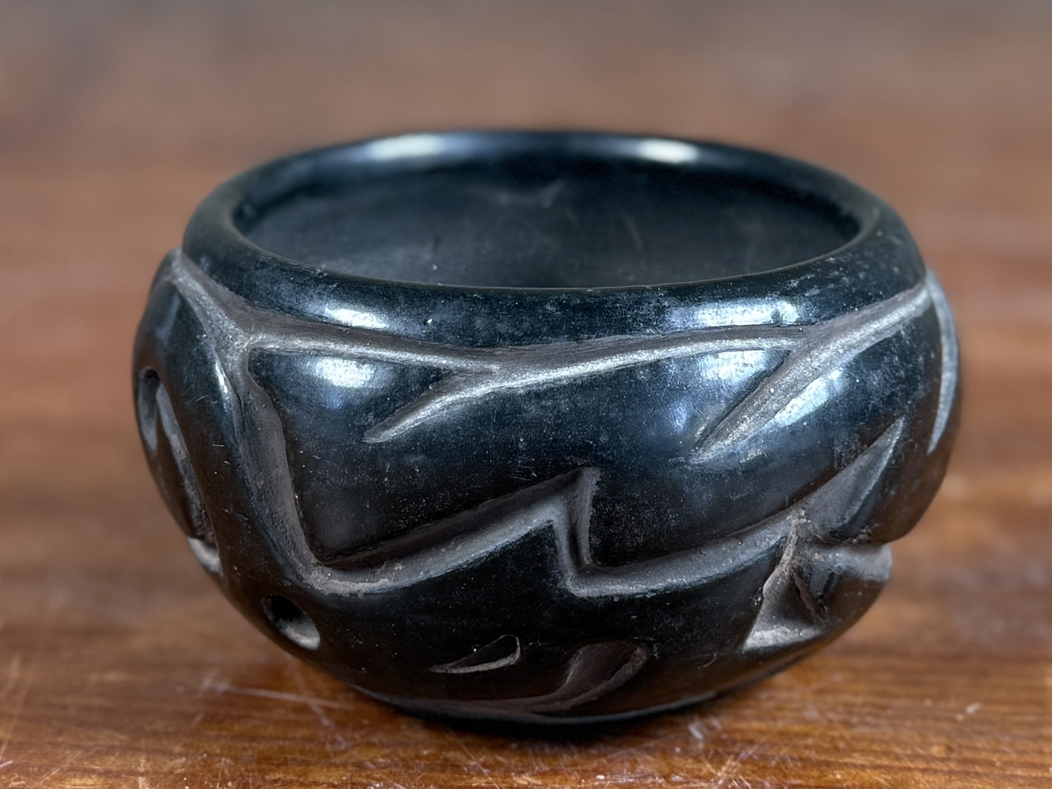 SAN ILDEFONSO POT WITH AVANYU DESIGN