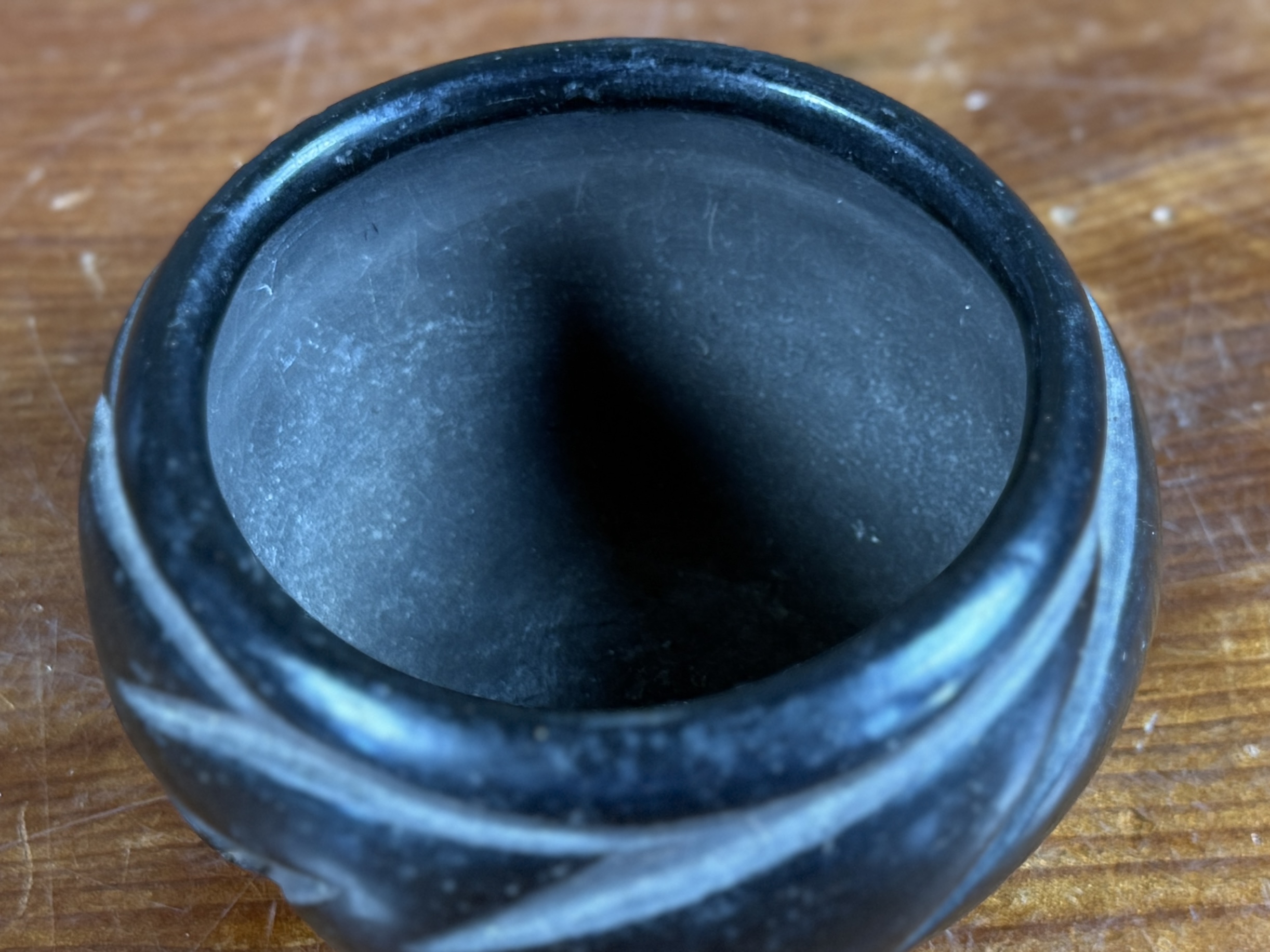 SAN ILDEFONSO POT WITH AVANYU DESIGN