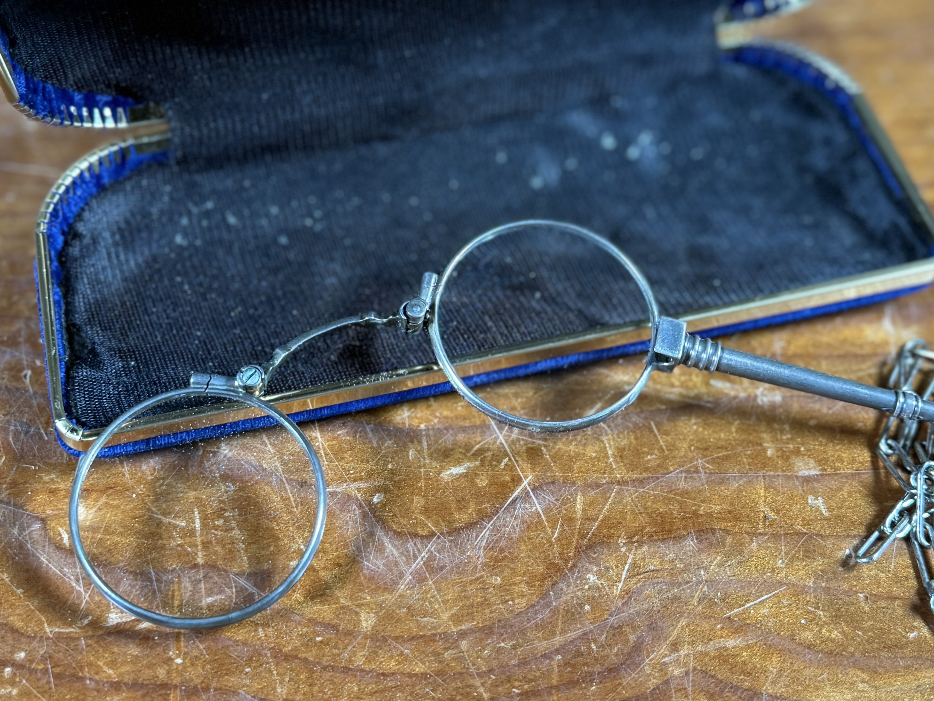 VICTORIAN-ERA SPECTACLES