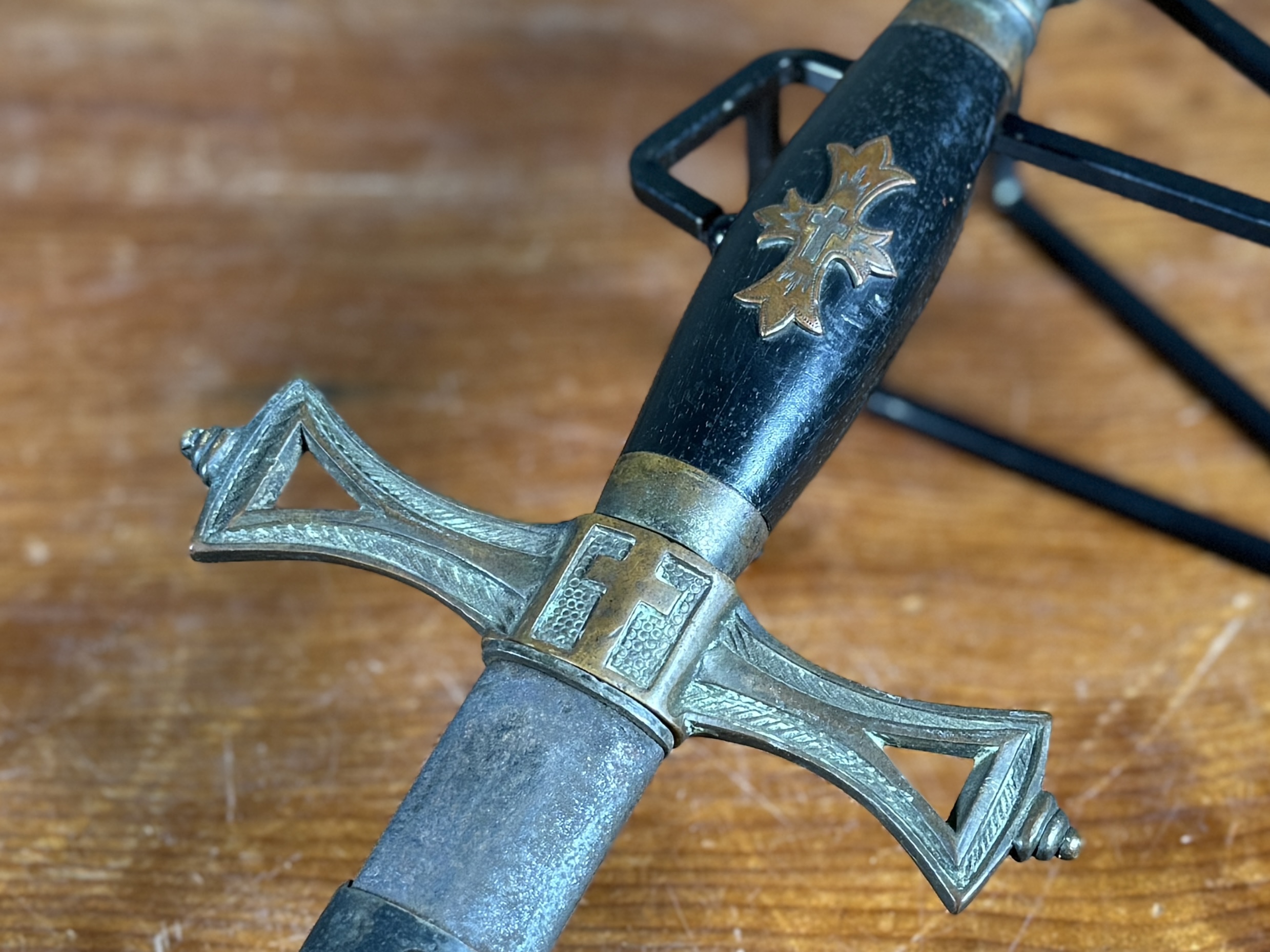 KNIGHTS TEMPLAR CERAMONIAL SWORD & SCABBARD