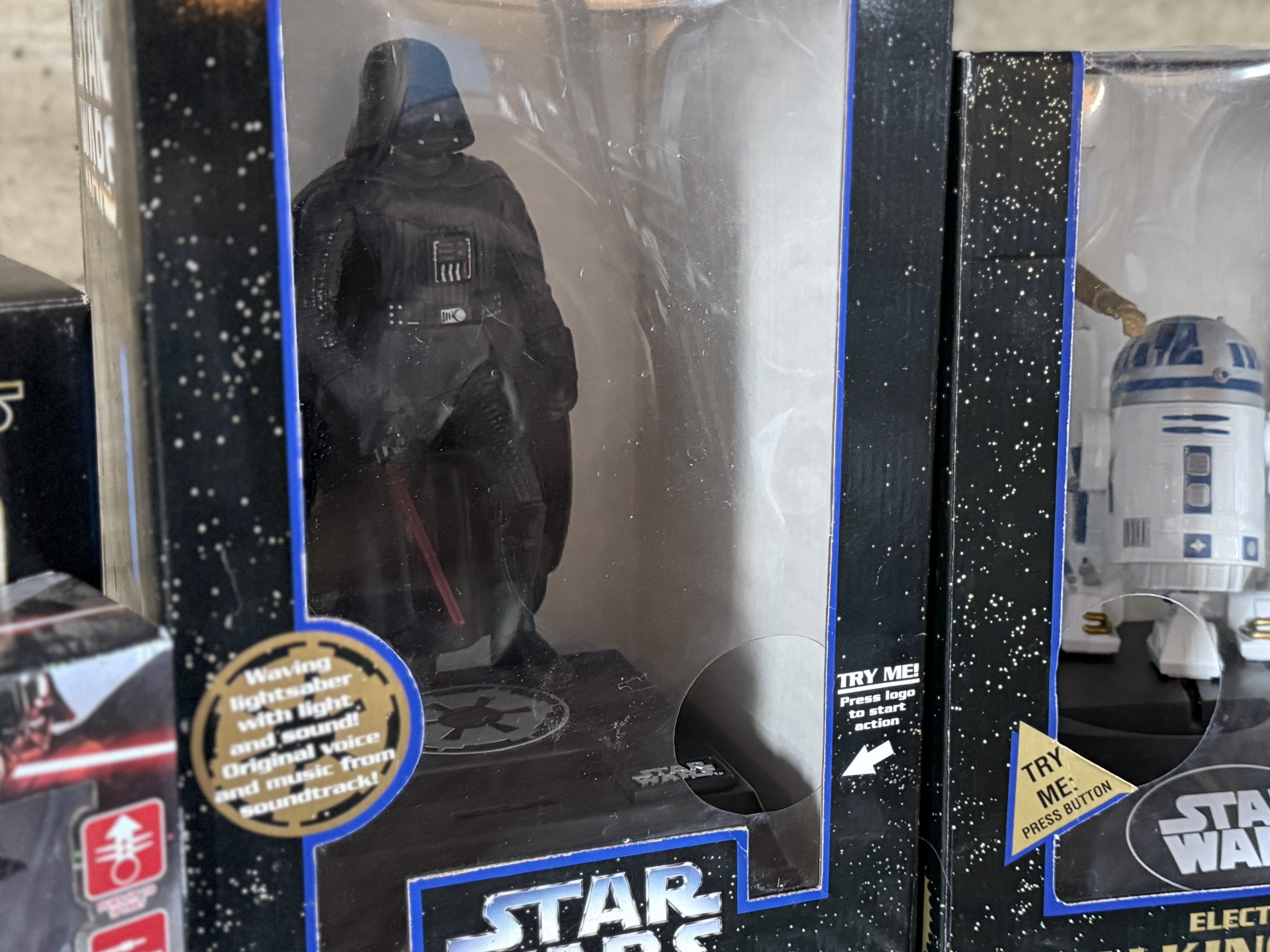 STAR WARS, TALKING BANKS & TOYS