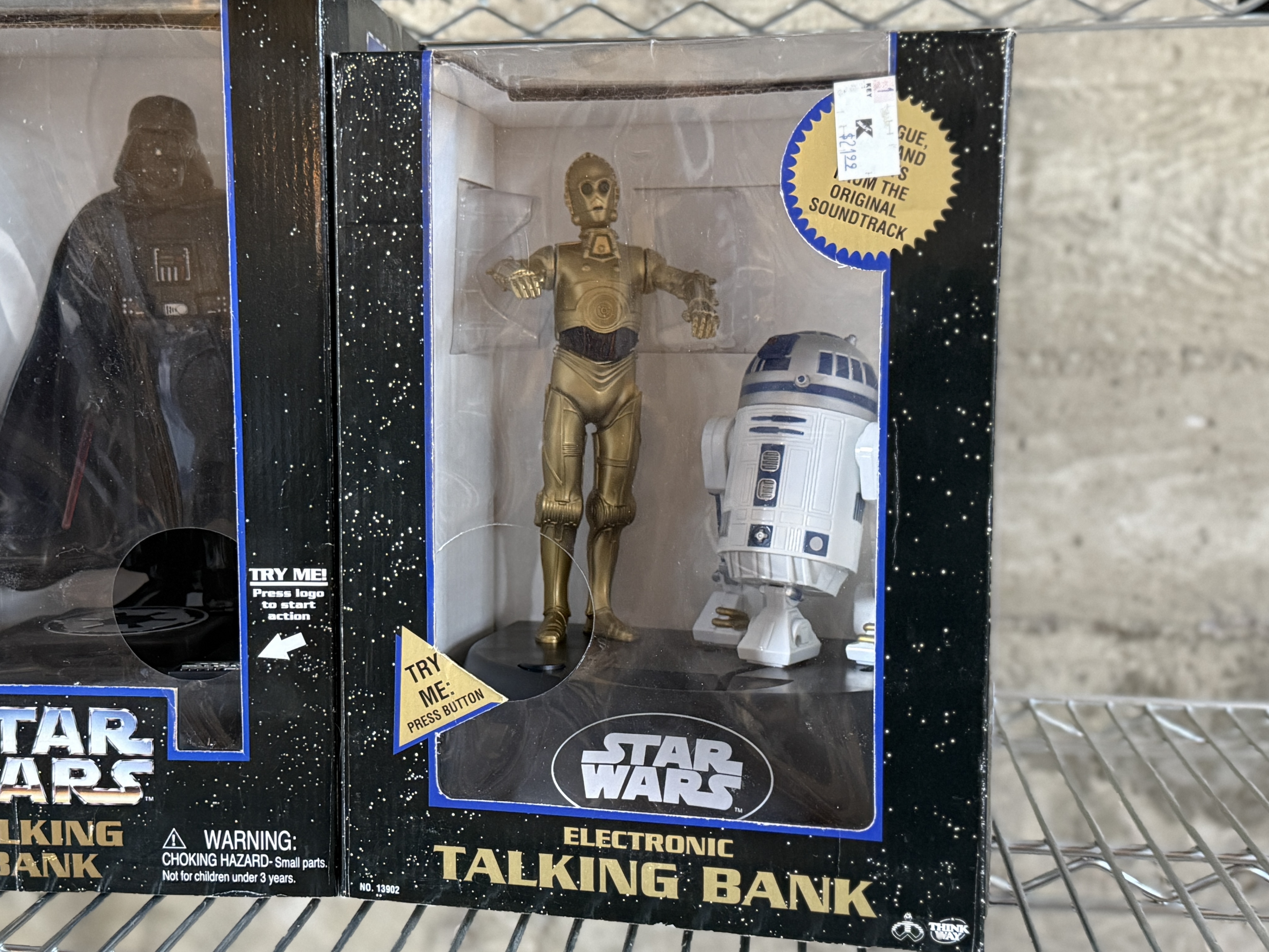 STAR WARS, TALKING BANKS & TOYS