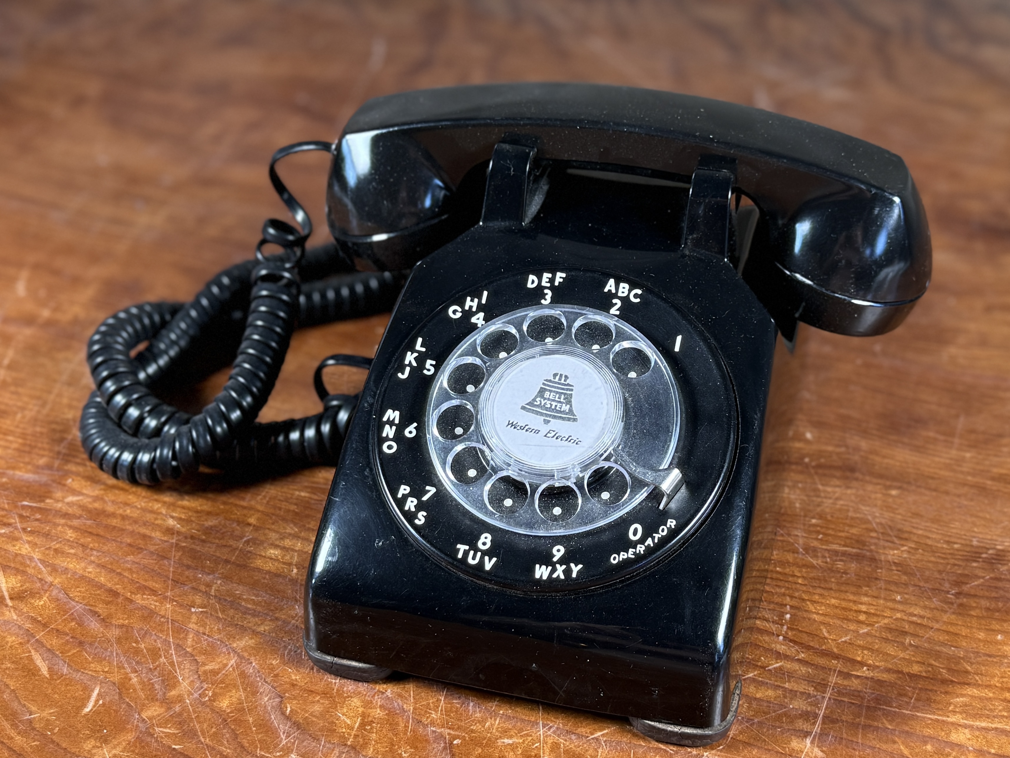 WESTERN ELECTRIC, CLASSIC BLACK ROTARY DESK PHONE