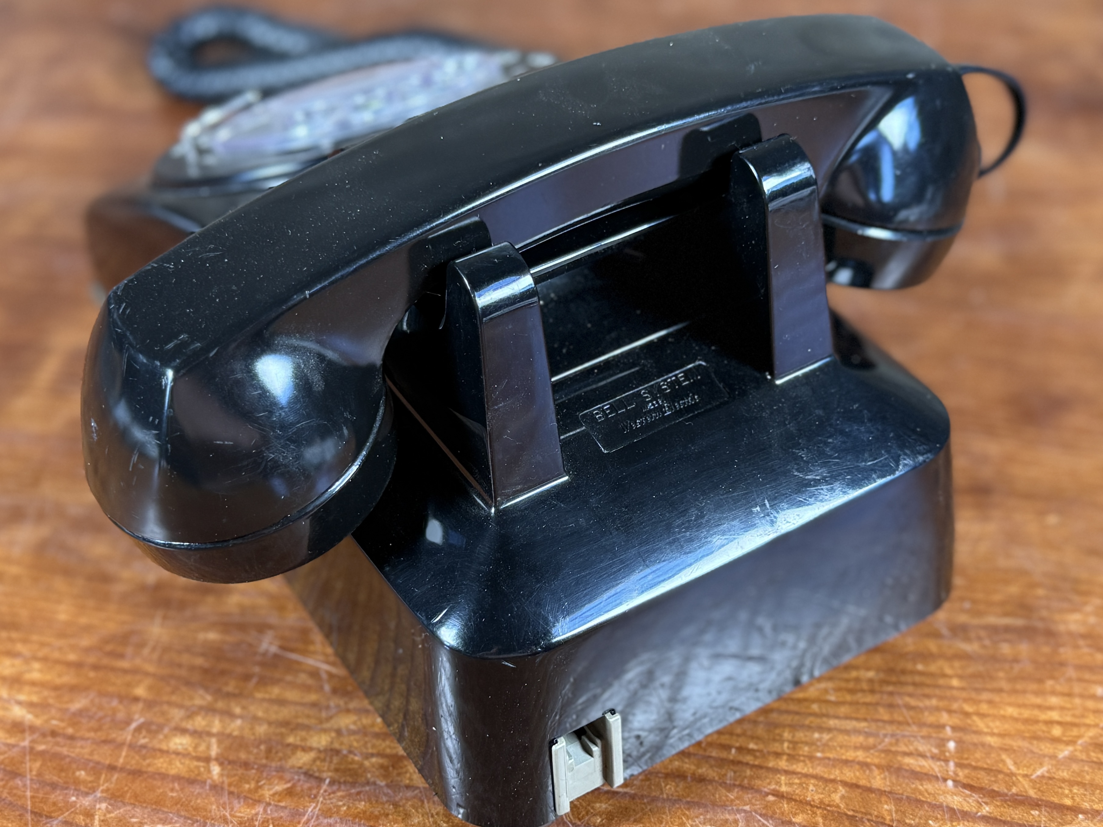 WESTERN ELECTRIC, CLASSIC BLACK ROTARY DESK PHONE