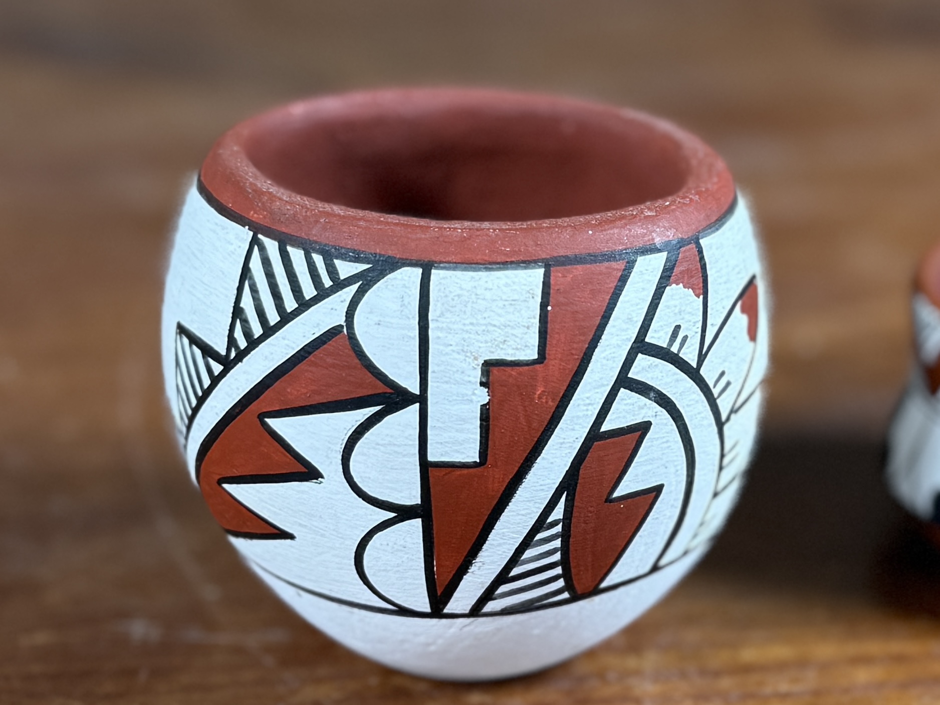 PAIR OF SIGNED NATIVE AMERICAN CLAY POTS