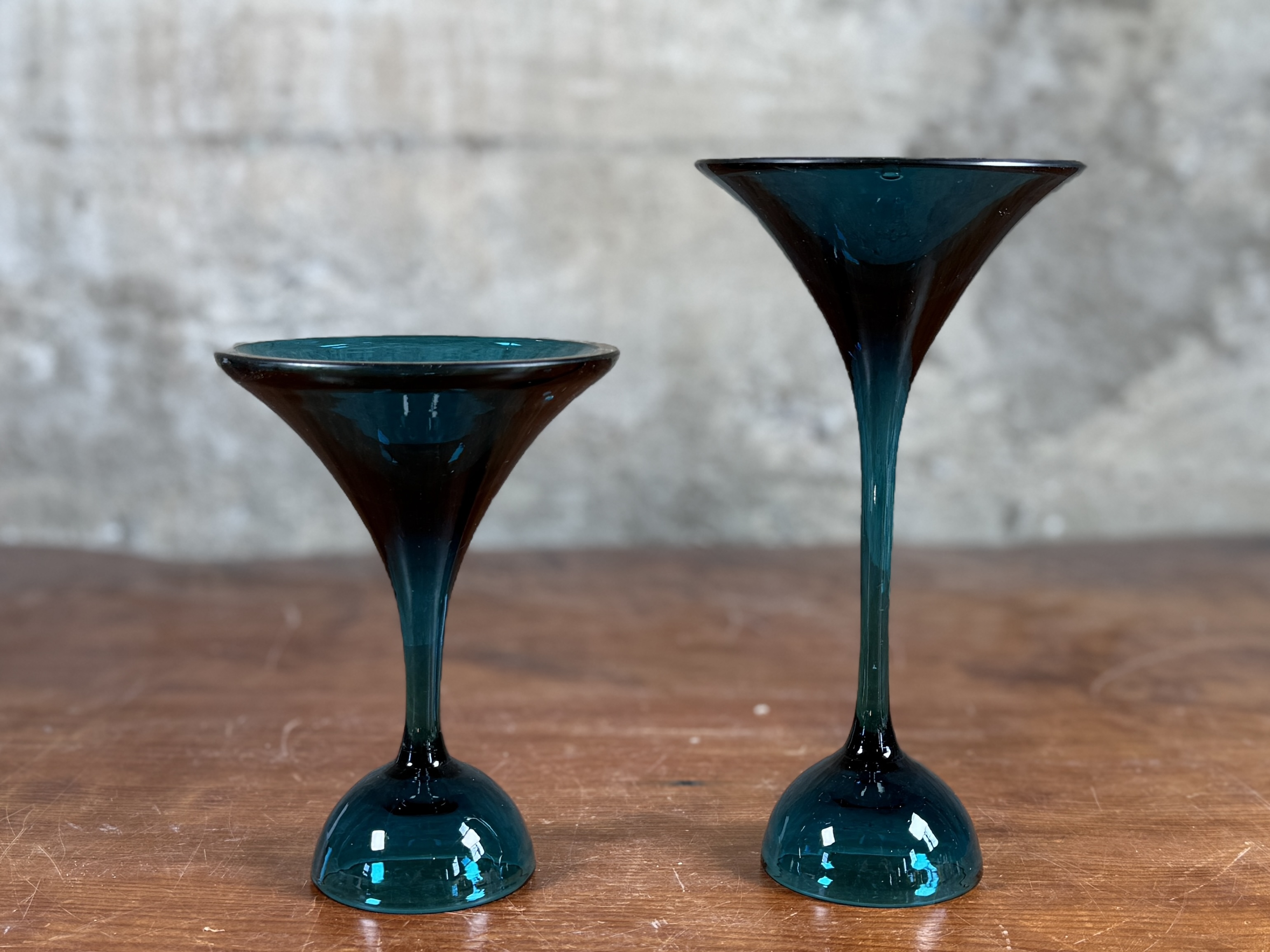 CARI ZALLONI, PAIR OF BLUE GLASS CANDLESTICKS