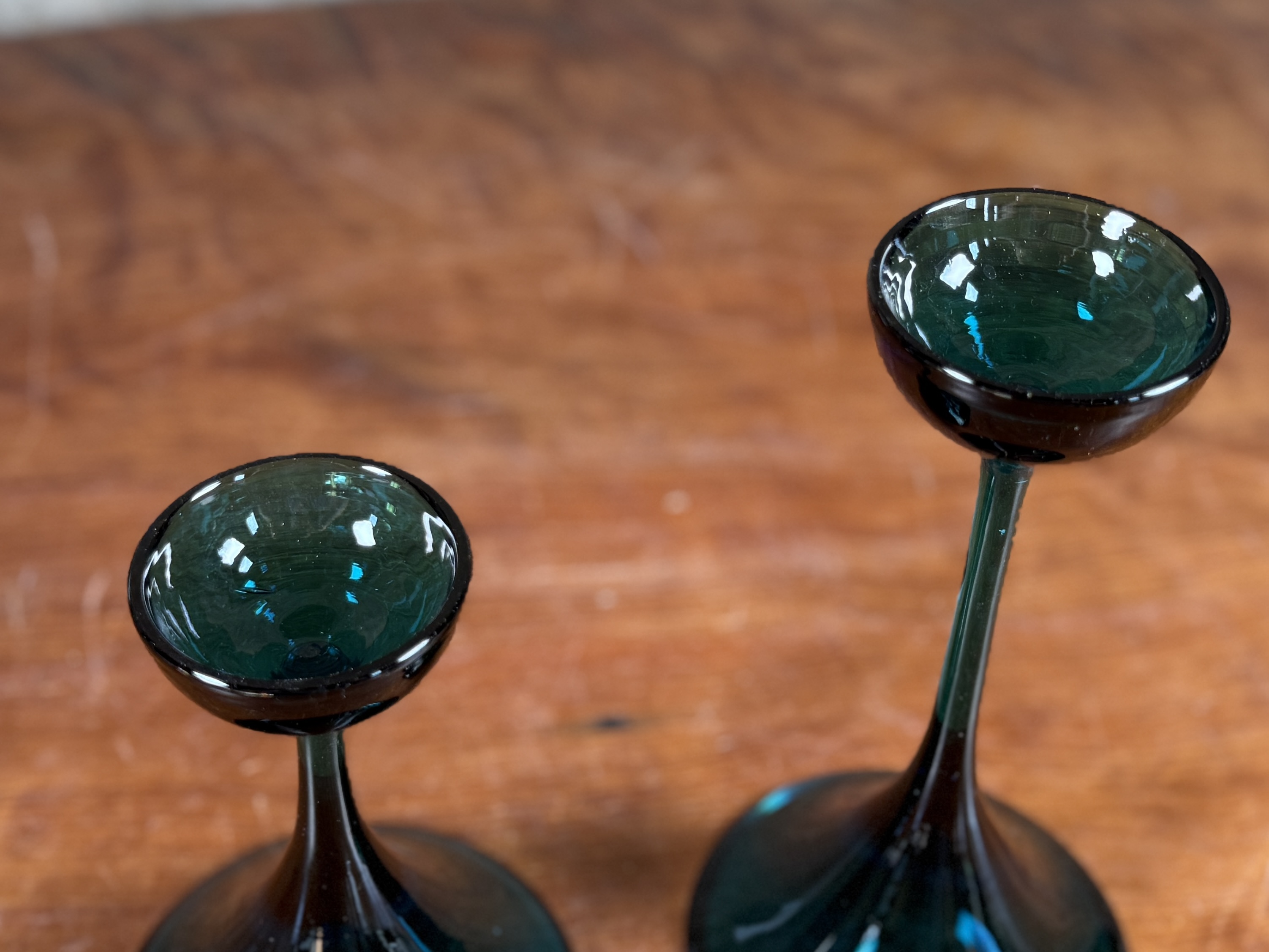 CARI ZALLONI, PAIR OF BLUE GLASS CANDLESTICKS