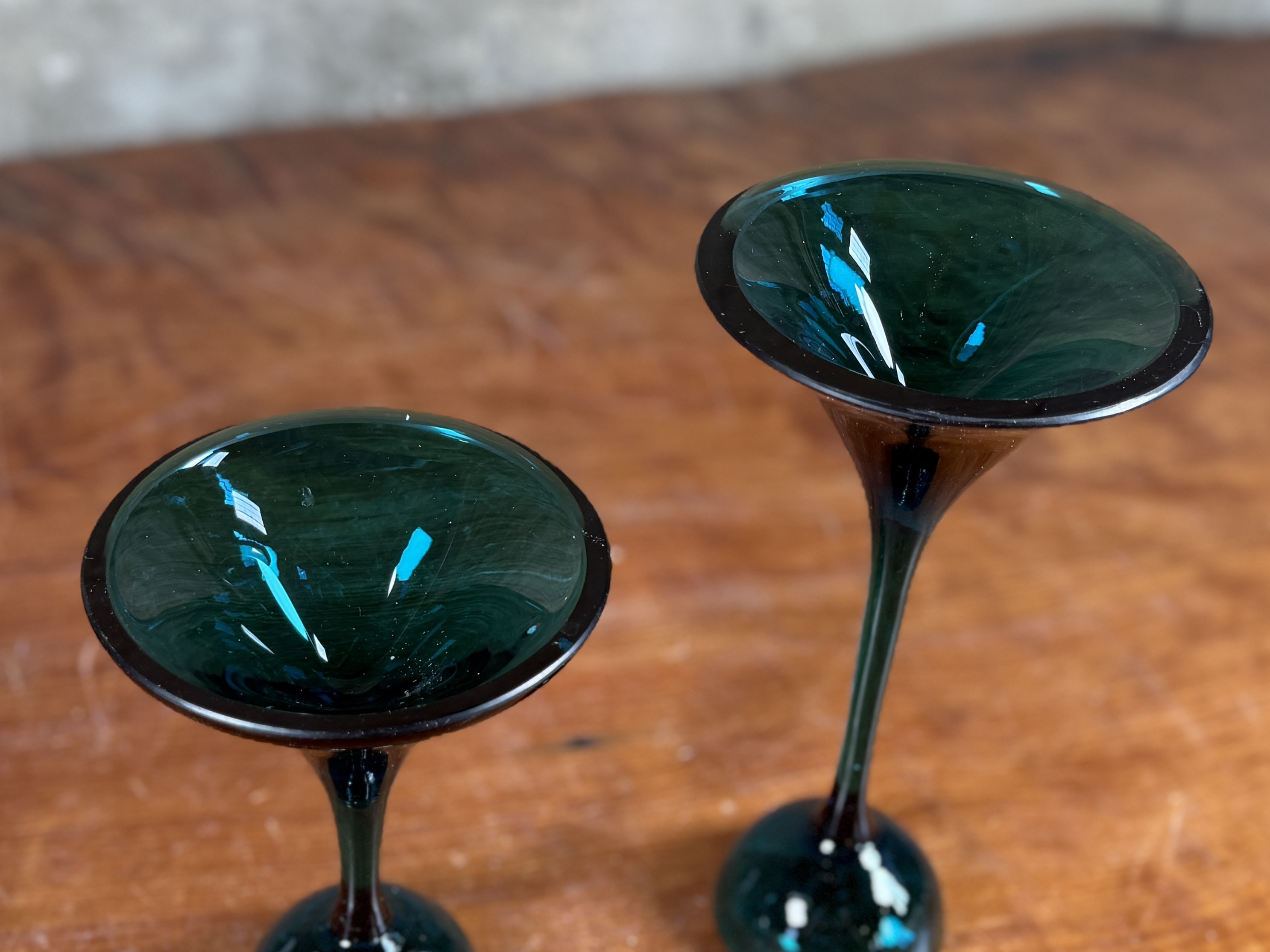 CARI ZALLONI, PAIR OF BLUE GLASS CANDLESTICKS